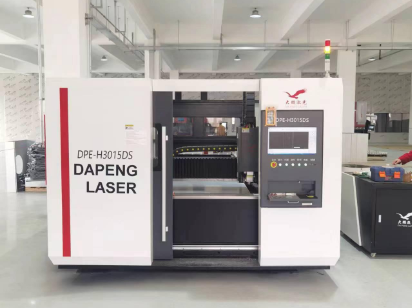 用于制造FFU，干净长凳，干净衣柜，干净的房间门，通行箱，采样车辆，HEPA盒子的激光切割过程